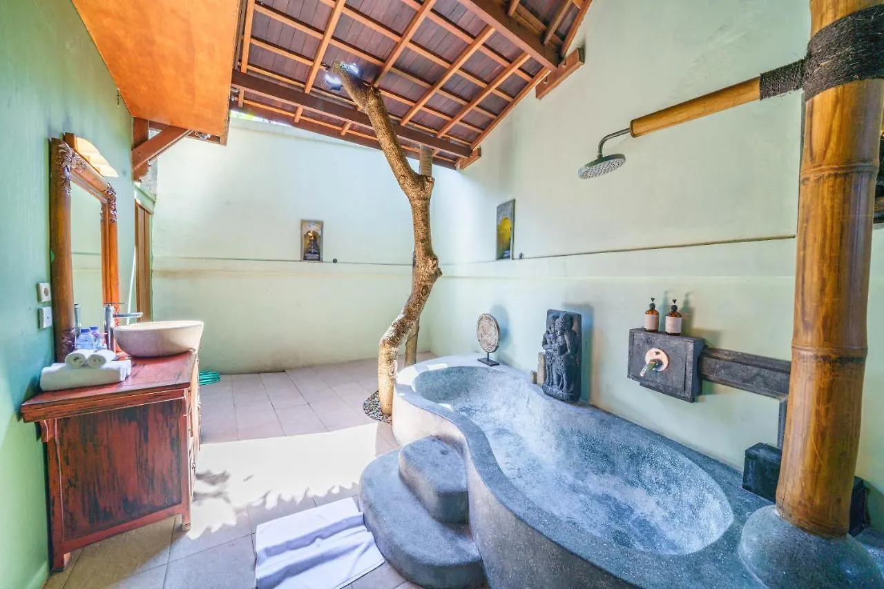 Villa Santhi - Beautiful Villa With Large Pool In Seminyak 세미냑