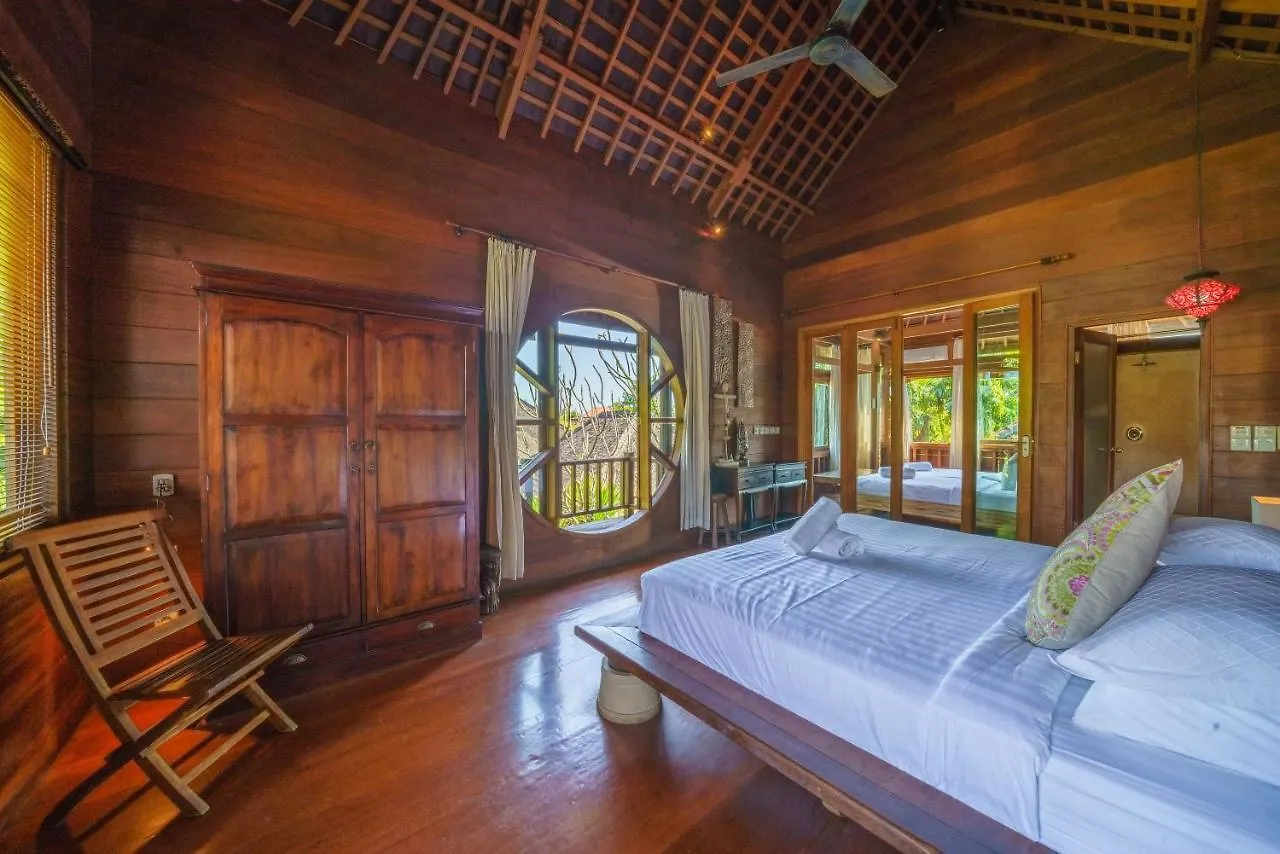 Villa Santhi - Beautiful Villa With Large Pool In Seminyak