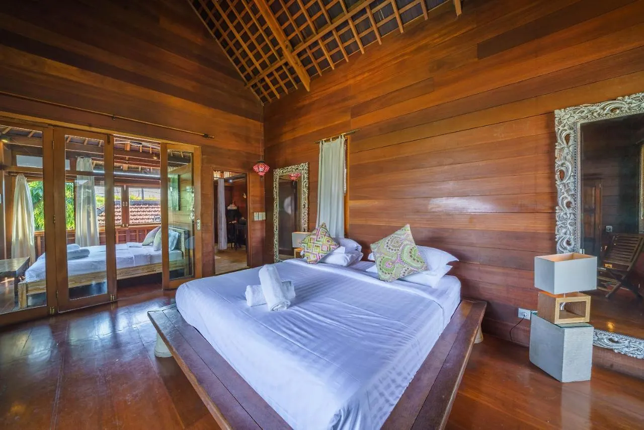 Villa Santhi - Beautiful Villa With Large Pool In Seminyak