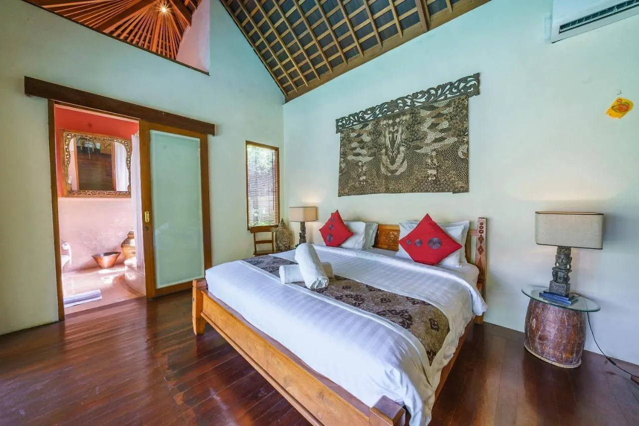 Villa Santhi - Beautiful Villa With Large Pool In Seminyak