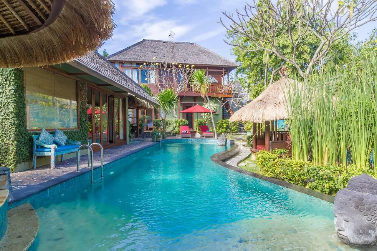 Villa Santhi - Beautiful Villa With Large Pool In Seminyak  세미냑