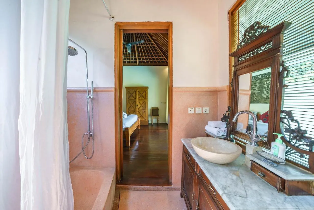 Villa Santhi - Beautiful Villa With Large Pool In Seminyak