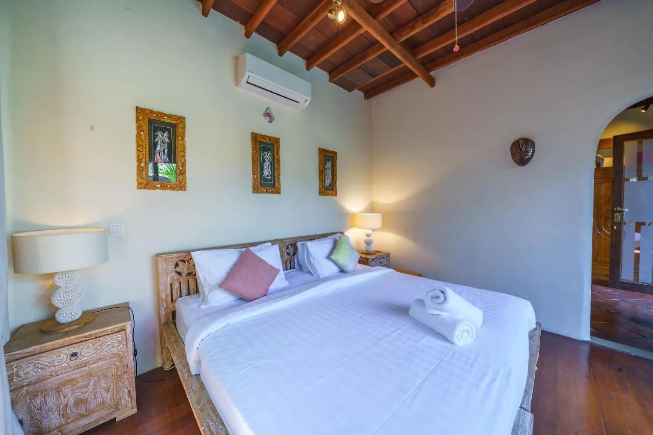 Villa Santhi - Beautiful Villa With Large Pool In Seminyak